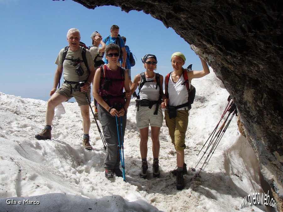 3 foto di gruppo alla grotta dei pagani.jpg